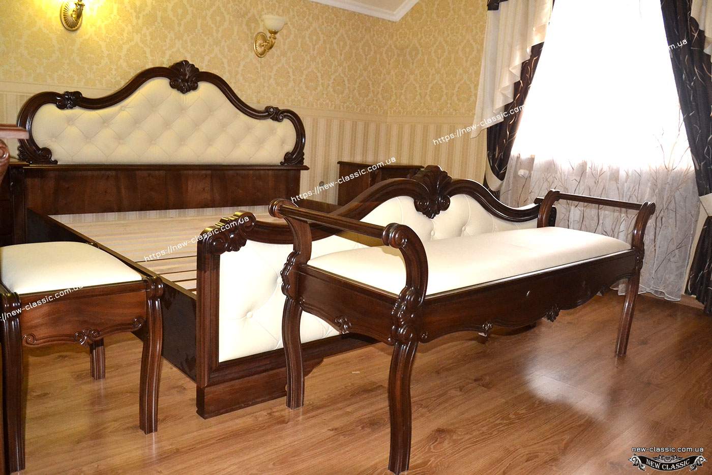 меблі з натурального дерева
