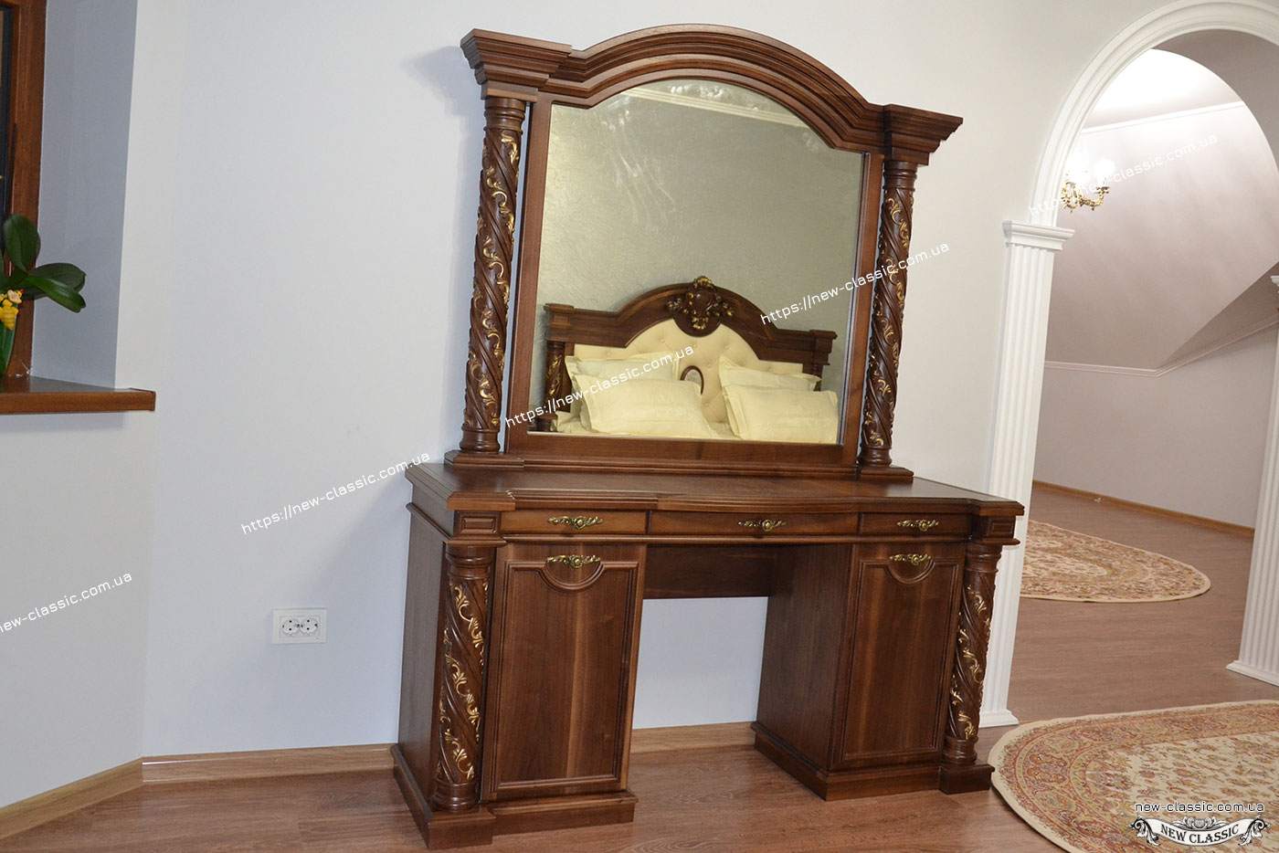 Італійське трюмо
